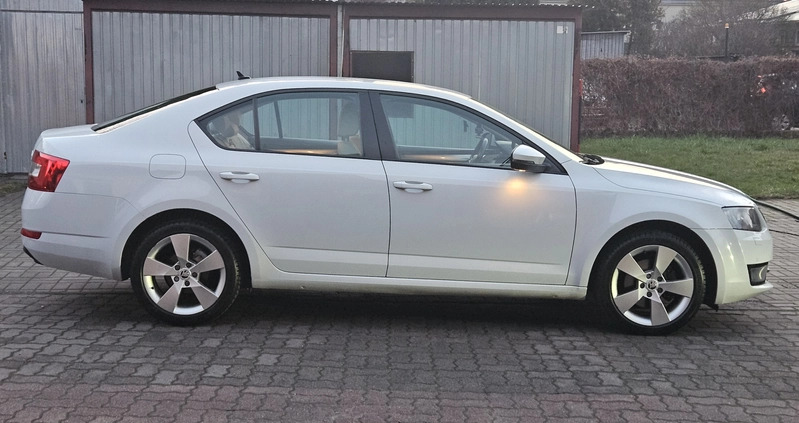 Skoda Octavia cena 42500 przebieg: 280000, rok produkcji 2016 z Warszawa małe 121